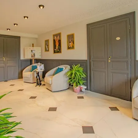 Le Chateau De Crespy-le-Neuf