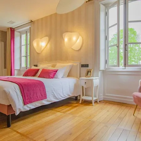 Bed & Breakfast Le Chateau De Crespy-le-Neuf