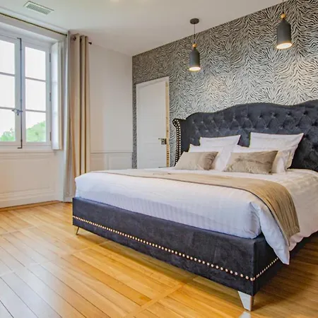 Bed & Breakfast Le Chateau De Crespy-le-Neuf