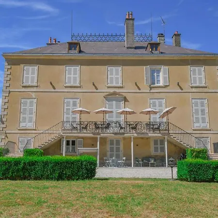 Le Chateau De Bed & Breakfast 3*